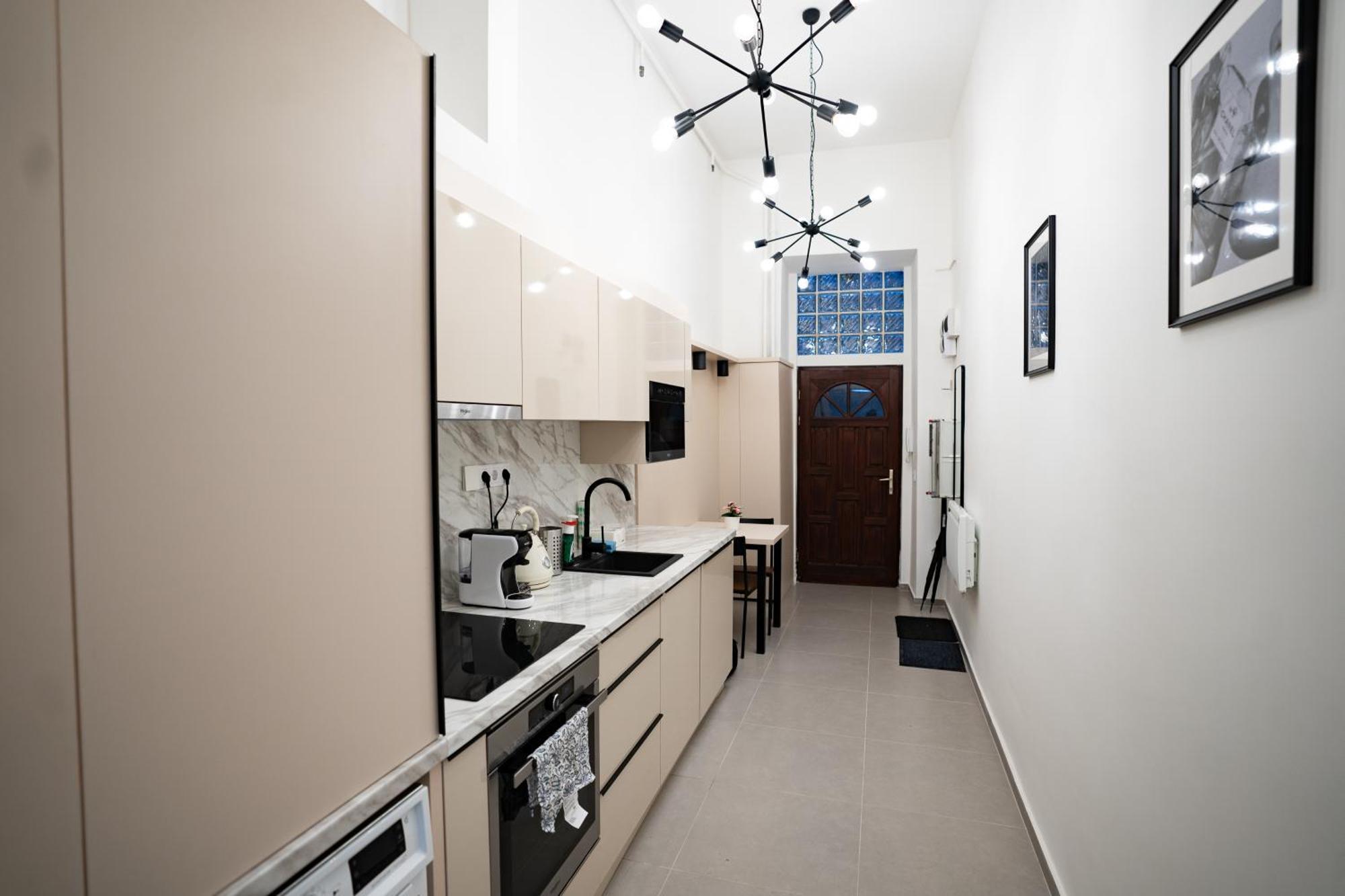 Downtown Double Room Deluxe With Joint Kitchen Budapest Exterior photo